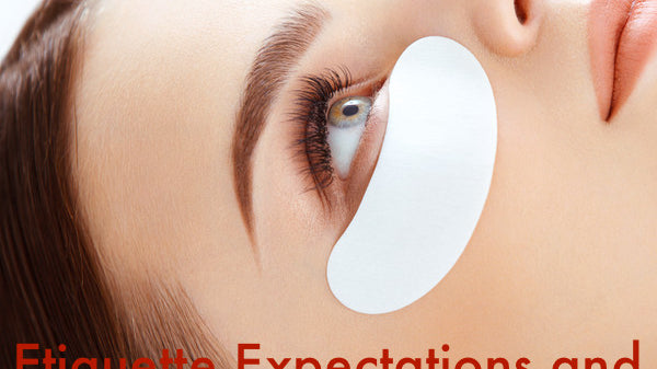 girl getting eyelash extensions