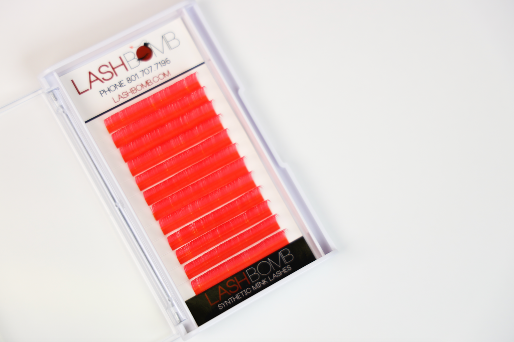 TRAYS - PINK COLORED LASHES